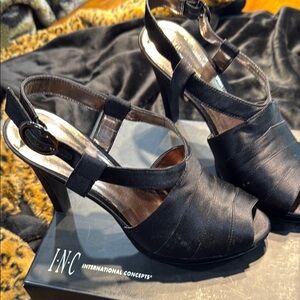 Black Heels with Slingback Design and Adjustable Strap